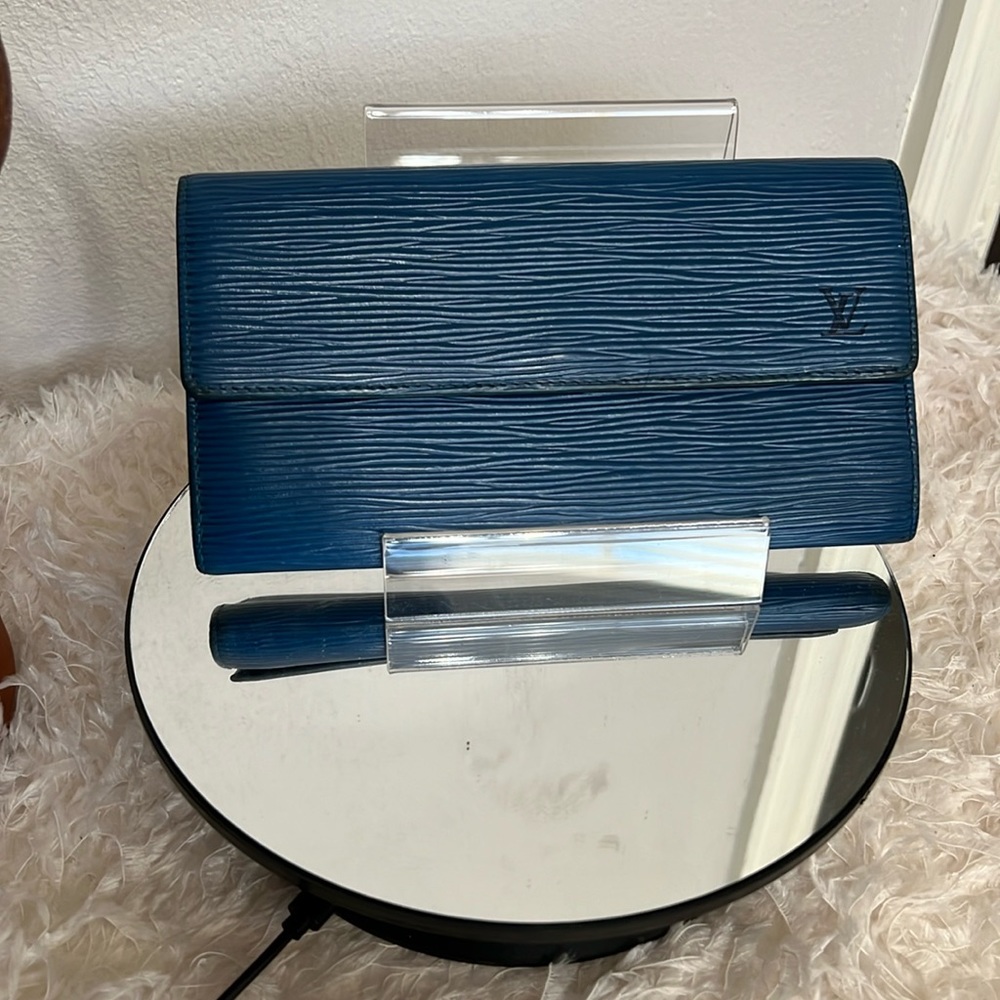 Authentic Louis Vuitton Blue Epi EUC Long Wallet